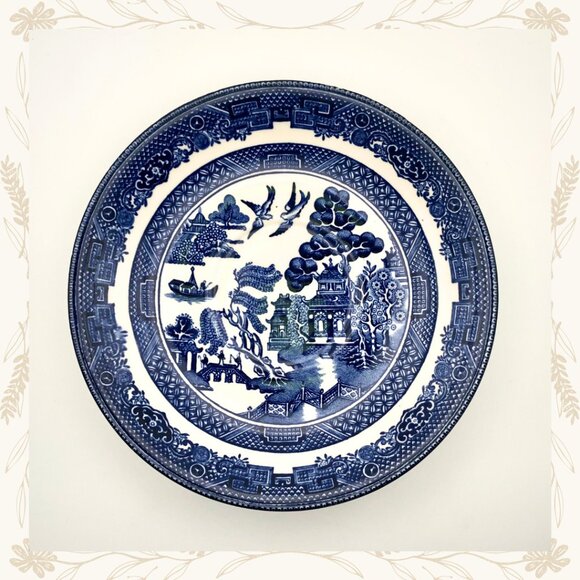 Vintage Johnson Brothers "Willow" Blue & White Teacup & Saucer Set - Picture 2 of 10